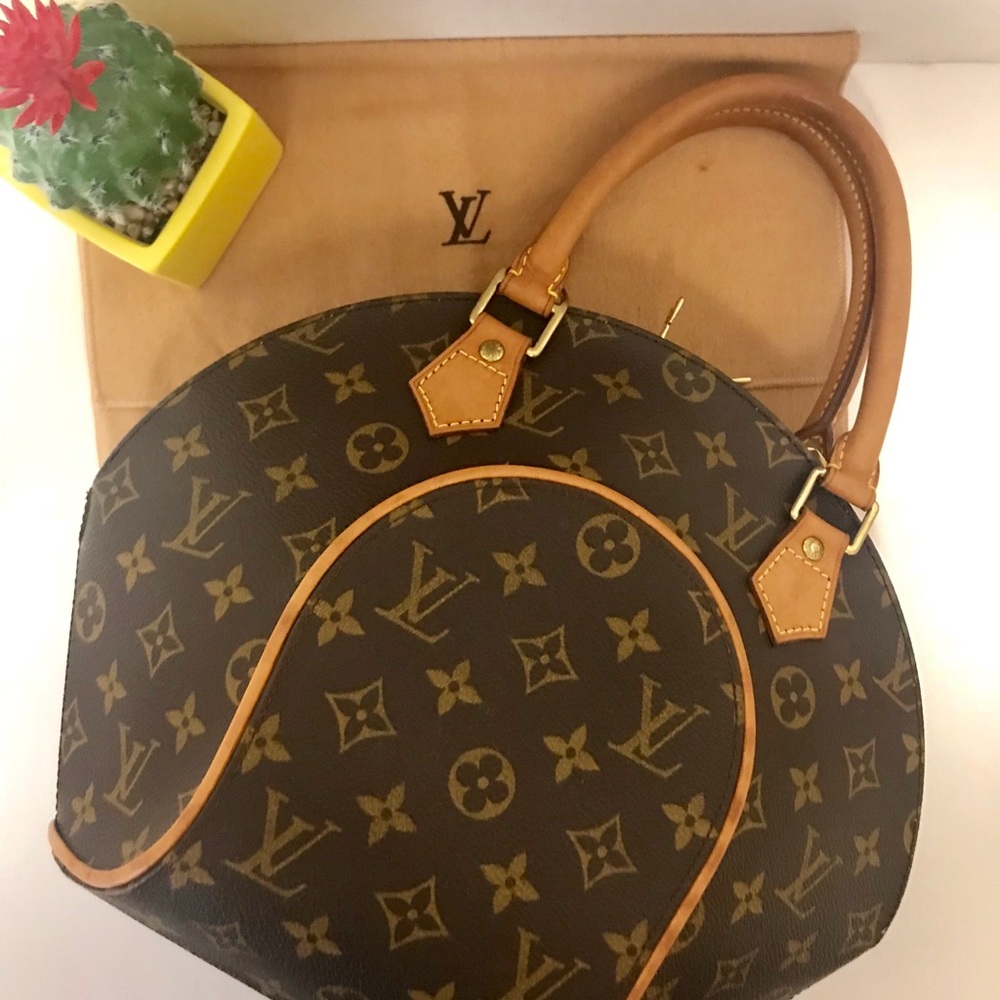 🔴SOLD🔴Authentic Louis Vuitton Monogram Ellipse - Picture 2 of 8